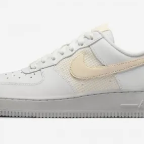 NIKE AIR FORCE 1 '07 ESSENTIAL WMNS SUMMIT WHITE/FOSSIL-...