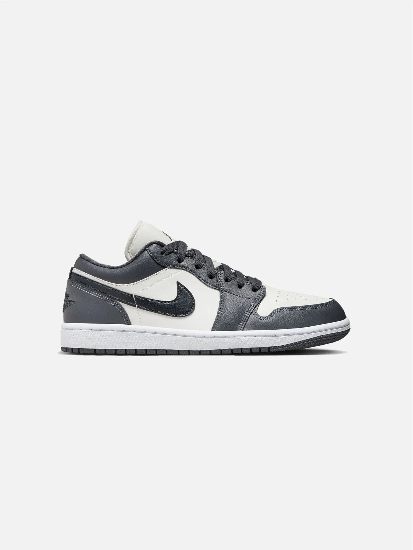 NIKE Air Jordan 1 Low 