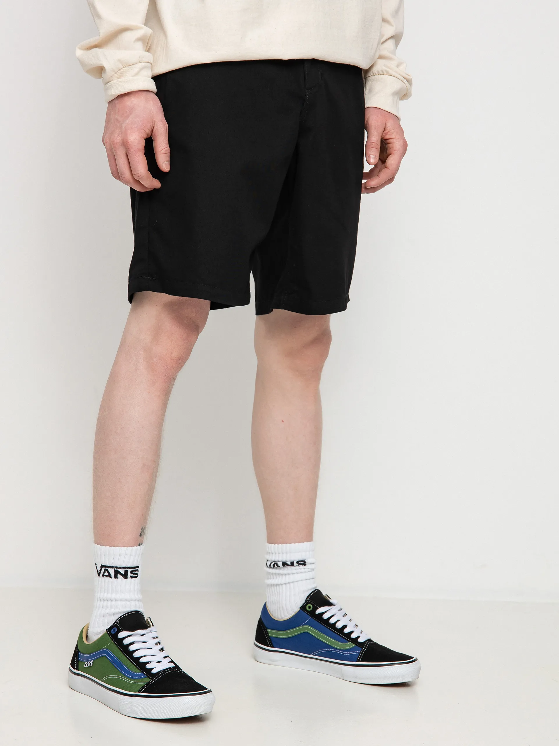 Vans Authentic Chino Relaxed Shorts (black)